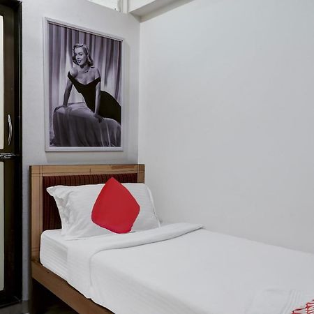 Oyo Flagship 572 Santacruz West Hotel Mumbai Bagian luar foto