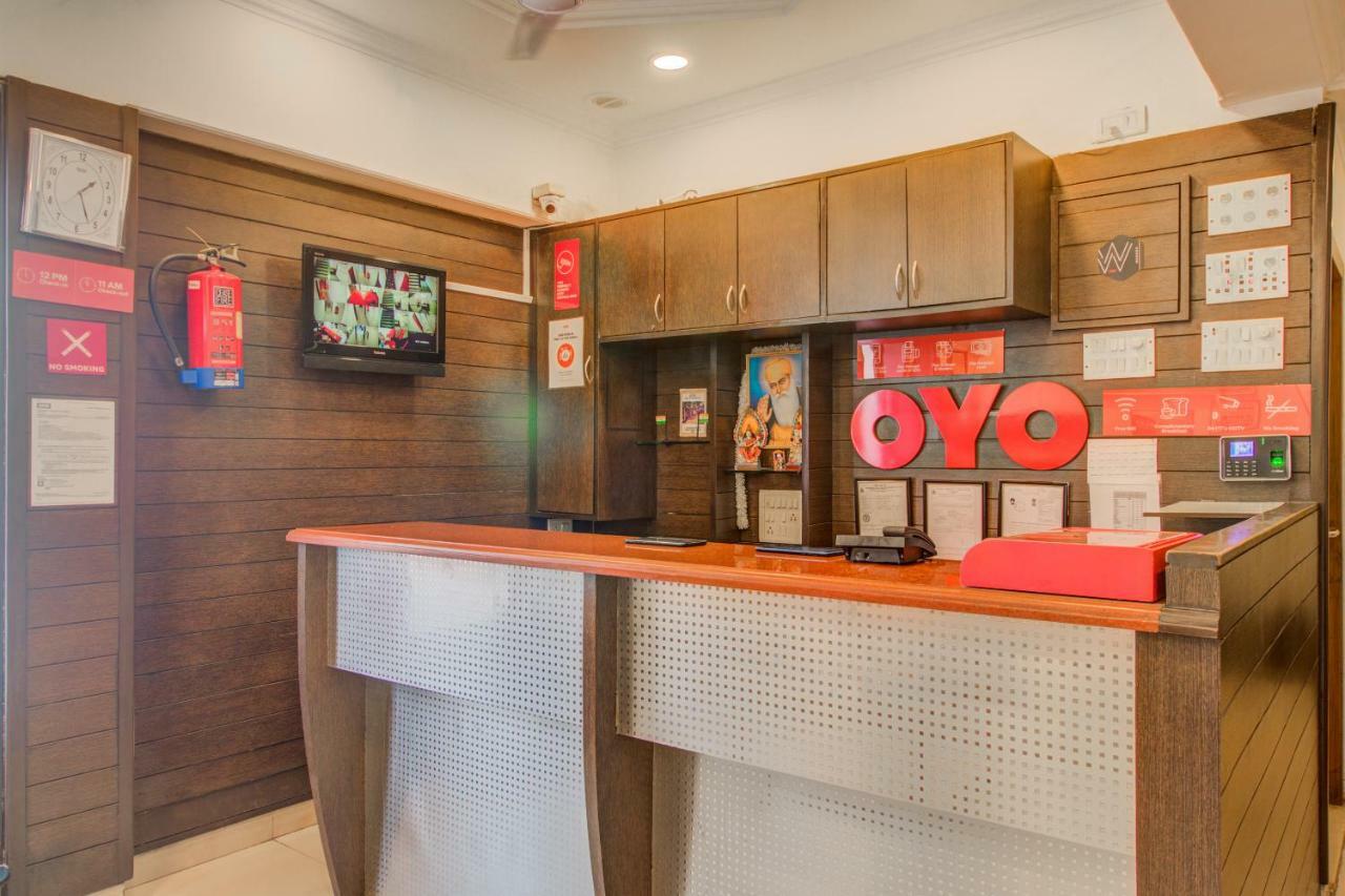 Oyo Flagship 572 Santacruz West Hotel Mumbai Bagian luar foto