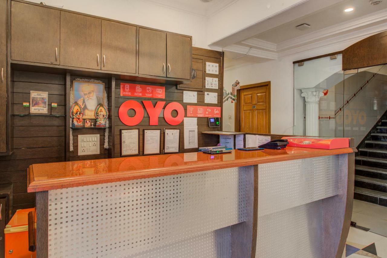 Oyo Flagship 572 Santacruz West Hotel Mumbai Bagian luar foto