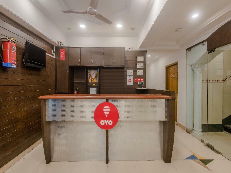 Oyo Flagship 572 Santacruz West Hotel Mumbai Bagian luar foto
