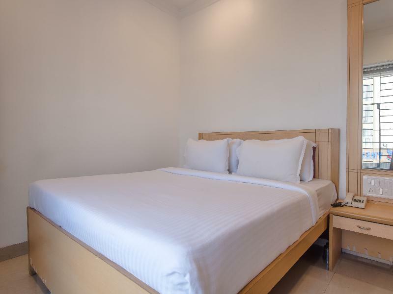 Oyo Flagship 572 Santacruz West Hotel Mumbai Bagian luar foto