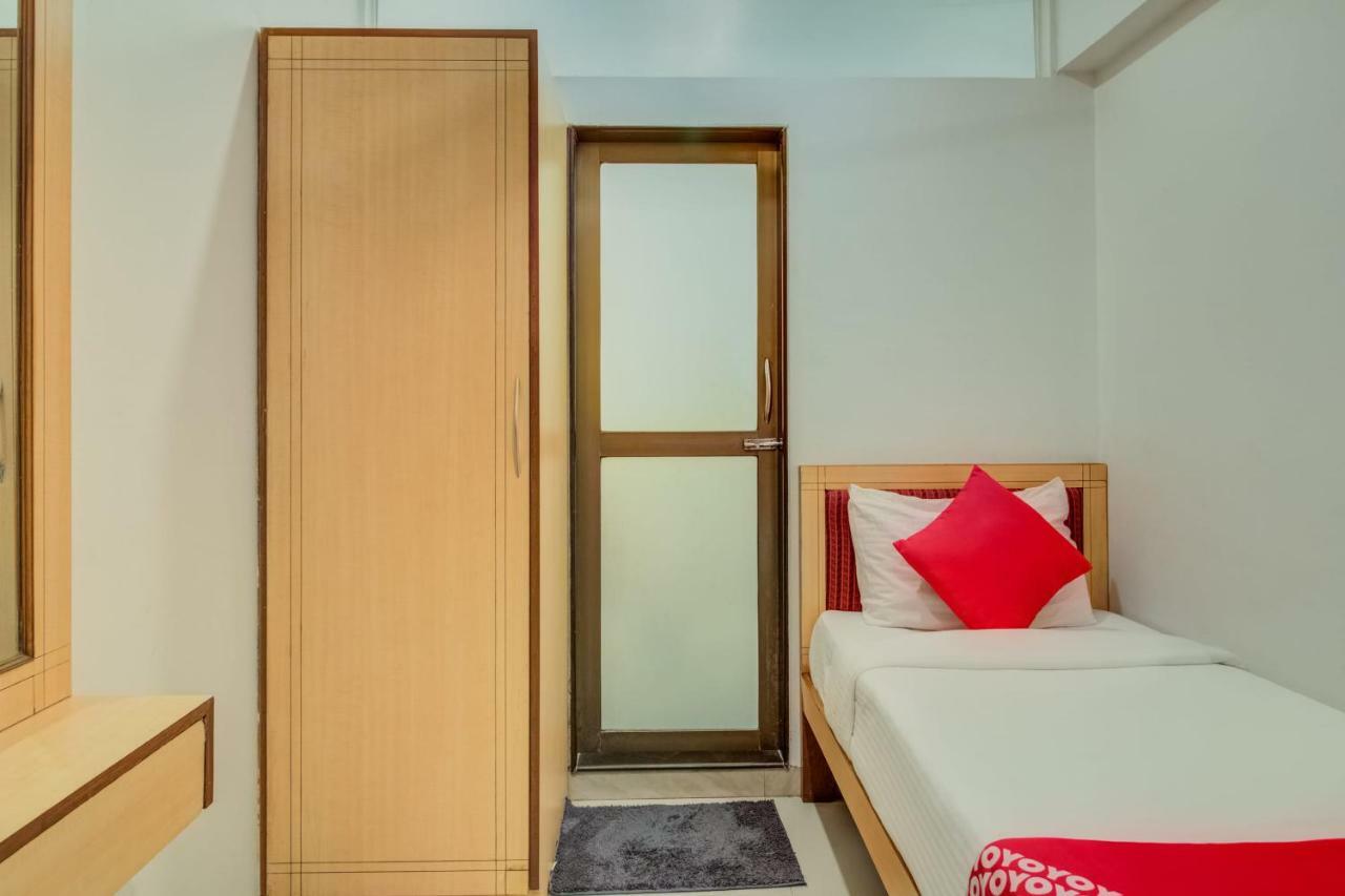 Oyo Flagship 572 Santacruz West Hotel Mumbai Bagian luar foto